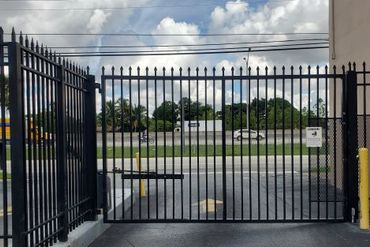 Top Self Storage Miami Gardens - 5100 NW 167th St Hialeah, FL 33014