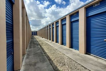 Top Self Storage Miami Gardens - 5100 NW 167th St Hialeah, FL 33014
