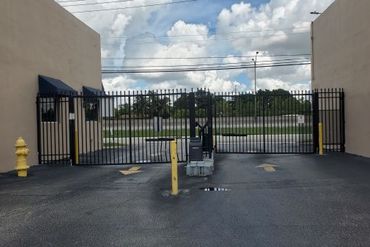 Top Self Storage Miami Gardens - 5100 NW 167th St Hialeah, FL 33014