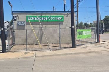 Extra Space Storage - 9801 Brockbank Drive Dallas, TX 75220