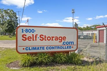1-800-Self-Storage.com of Grand Blanc - 8134 Embury Road Grand Blanc, MI 48439