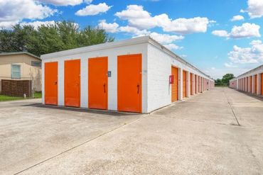 10 Federal Storage - 3300 Avenue G 1/2 Santa Fe, TX 77510