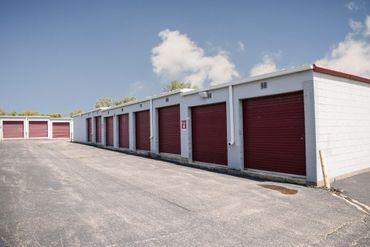 10 Federal Storage - 2710 North Farnsworth Avenue Aurora, IL 60502