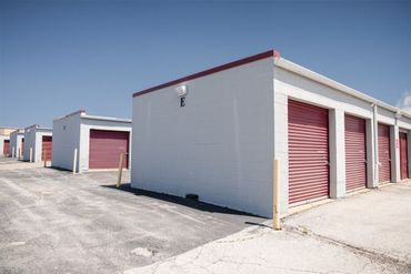 10 Federal Storage - 2710 North Farnsworth Avenue Aurora, IL 60502