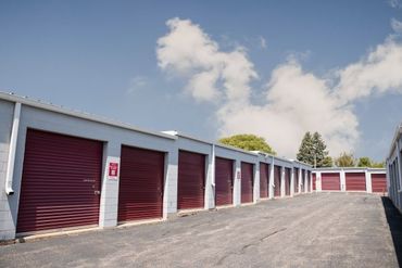 10 Federal Storage - 2710 North Farnsworth Avenue Aurora, IL 60502