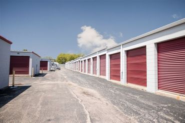 10 Federal Storage - 2710 North Farnsworth Avenue Aurora, IL 60502