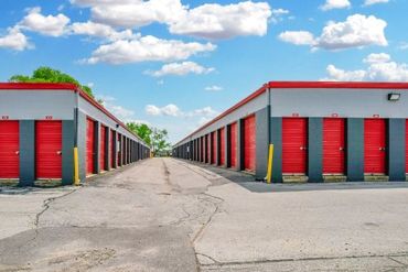 10 Federal Storage - 2001 Grand Ave West Des Moines, IA 50265