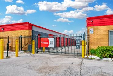 10 Federal Storage - 2001 Grand Ave West Des Moines, IA 50265