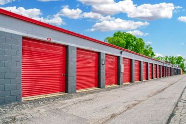 10 Federal Storage - 2001 Grand Ave West Des Moines, IA 50265