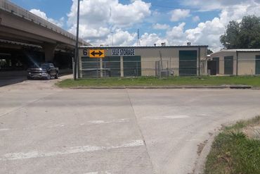 6400 Self Storage - 6400 Eastex Freeway Houston, TX 77026