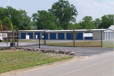 Advantage Self Storage - 928 Sevier Street Shelbyville, TN 37160