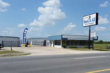 Avid Storage - 5280 East Highway 71 Del Valle, TX 78617