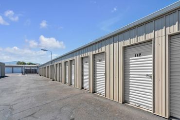 Buxbear Storage Oak Grove - 241 Oak Grove Road Medford, OR 97501