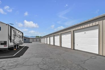 Buxbear Storage Oak Grove - 241 Oak Grove Road Medford, OR 97501