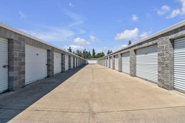 Buxbear Storage Oak Grove - 241 Oak Grove Road Medford, OR 97501