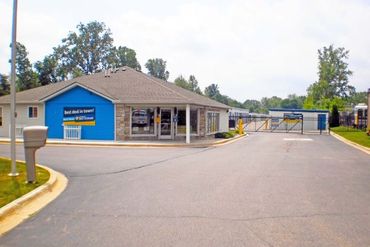 Compass Self Storage - Groesbeck (206) - 32968 Groesbeck Highway Fraser, MI 48026