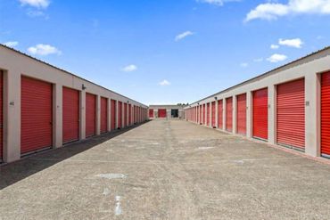 Dallas Secure Storage and Warehouse - 1920 North Interstate 35 East Road Lancaster, TX 75134