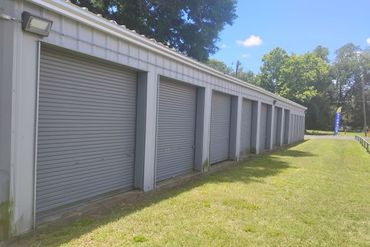 Dayton Villa Self-Storage - 309 East Houston Street Dayton, TX 77535