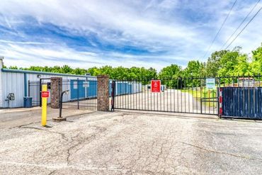 Devon Self Storage Springfield, Tennessee - 3356 Highway 41 South Springfield, TN 37172