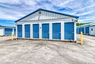 Devon Self Storage Springfield, Tennessee - 3356 Highway 41 South Springfield, TN 37172