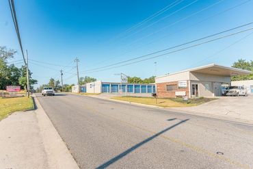 Eagles Landing storage at Zetterower - 23 N Zetterower Ave Statesboro, GA 30458