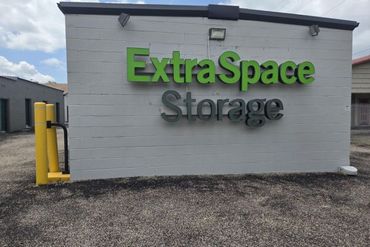 Extra Space Storage - 3107 South Lake Drive Texarkana, TX 75501
