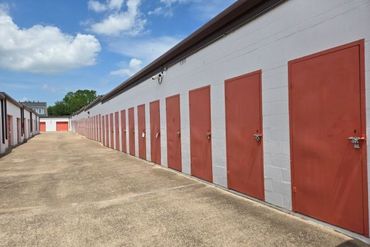 Extra Space Storage - 131 East Hudgins Street Grapevine, TX 76051