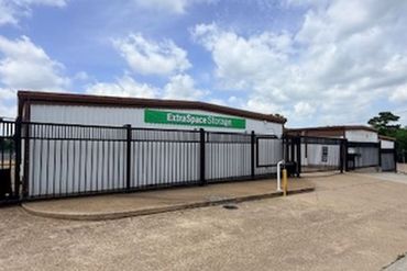 Extra Space Storage - 401 North Scribner Street Grapevine, TX 76051