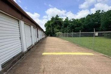 Extra Space Storage - 401 North Scribner Street Grapevine, TX 76051