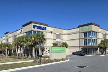 Extra Space Storage - 6205 West Colonial Drive Orlando, FL 32808