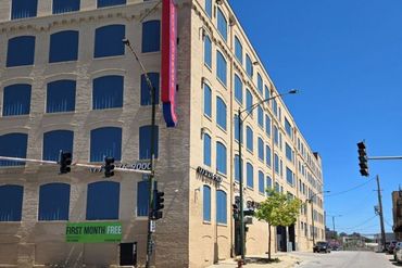 Extra Space Storage - 2001 North Elston Avenue Chicago, IL 60614