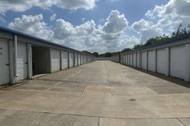 Extra Space Storage - 1800 West Sublett Road Arlington, TX 76017