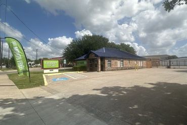 Extra Space Storage - 1800 West Sublett Road Arlington, TX 76017