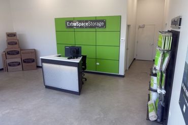 Extra Space Storage - 1834 North Besly Court Chicago, IL 60642