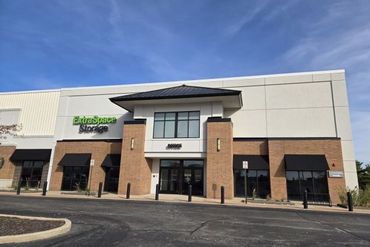 Extra Space Storage - 66 Orland Square Drive Orland Park, IL 60462