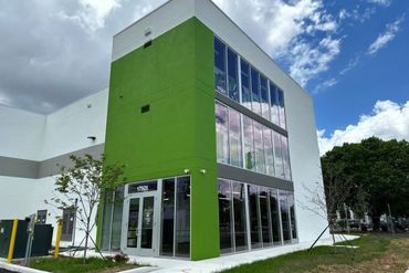 Extra Space Storage - 17501 Southwest 99th Road Palmetto Bay, FL 33157