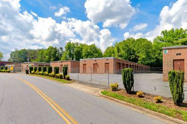 Fast & EZ - 133 23rd Avenue Northeast Hickory, NC 28601