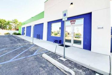 HelloStorage - 5220 San Mateo Boulevard Northeast Albuquerque, NM 87109