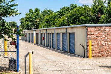 Hideaway Self Storage - 1624 Farm To Market 66 Waxahachie, TX 75167