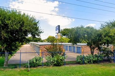Hideaway Self Storage - 1624 Farm To Market 66 Waxahachie, TX 75167