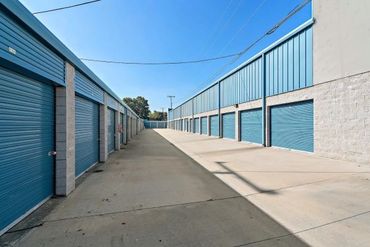 Instorage - 2038 Newport Boulevard Costa Mesa, CA 92627