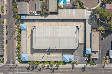 Instorage - 2038 Newport Boulevard Costa Mesa, CA 92627