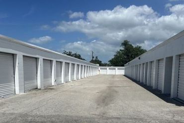 iStorage - 8400 Cortez Road West Bradenton, FL 34210