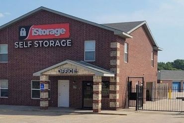 iStorage - 433 East 61st Street North Park City, KS 67219