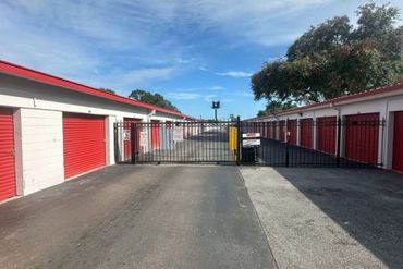 iStorage - 4120 E 10th Ave Tampa, FL 33605