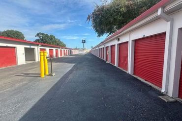 iStorage - 4120 E 10th Ave Tampa, FL 33605
