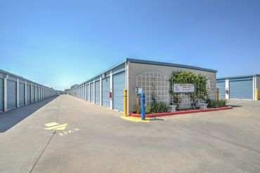Joiner Parkway Self Storage - 108 Joiner Parkway Lincoln, CA 95648