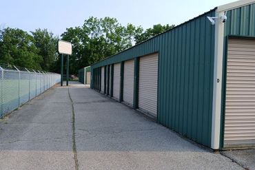 Miles of Storage - 401 Porterfield Avenue Richmond, IN 47374