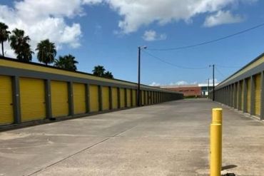 Move It Storage - 2902 South Padre Island Drive Corpus Christi, TX 78415