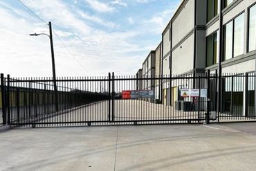 Public Storage - 932 & 942 E Interstate 30 Garland, TX 75043